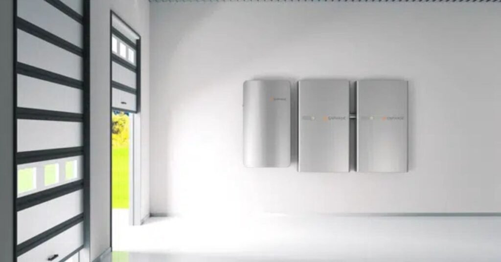 Enphase ThuisBatterij Garage- Thuis Batterij Informatie - Thuisbatterijinformatie.nl